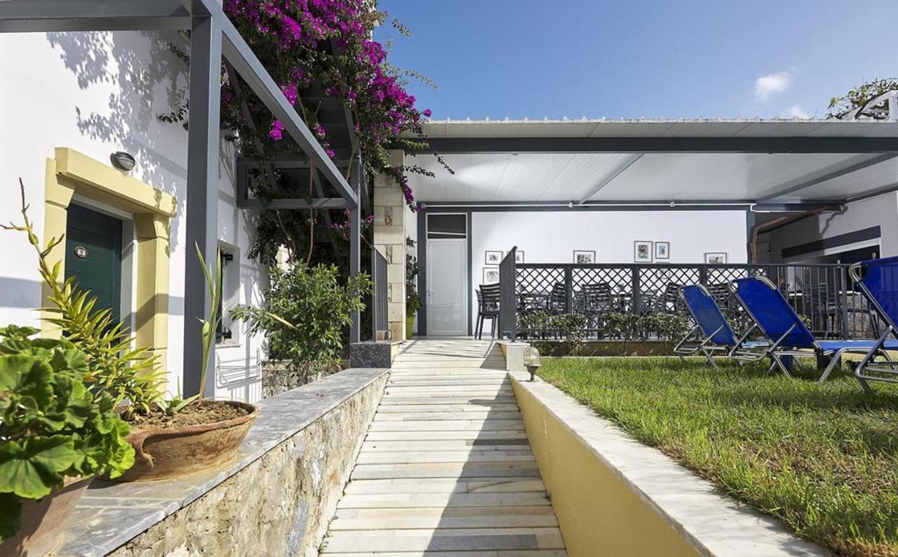 Eva Suites & Apartments Agia Marina Exteriör bild